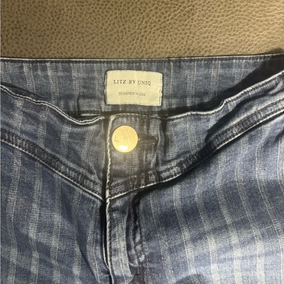 UNIQ By LITZ Women Mid Rise Flare Bellbottom Denim Raw Hem Jeans Size 27/5 - Picture 4 of 9